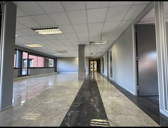 317M² OFFICE TO LET IN WOODMEAD